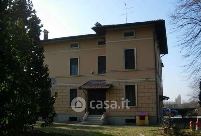 Villa in residenziale in Via Vignolese