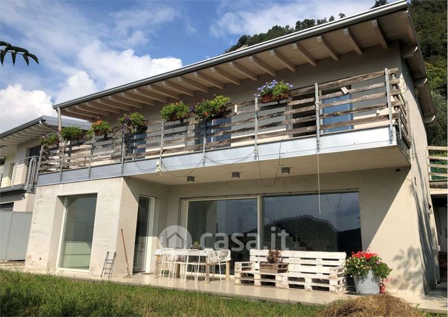 Villa in residenziale in Via Febo e Isacco Arcangeli 10