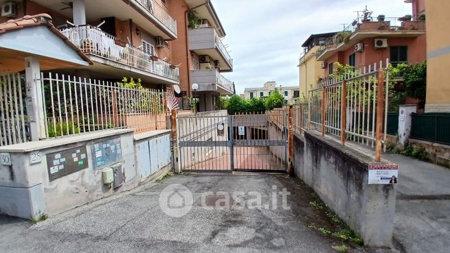 Box/posto auto in residenziale in Via della Farfalla