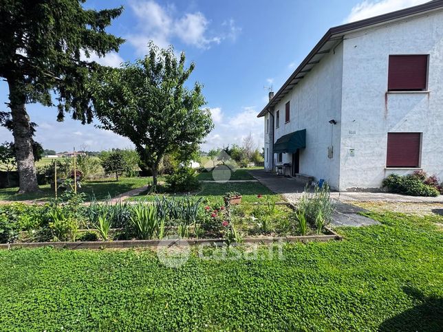 Villetta a schiera in residenziale in Via Canaceo 36