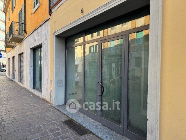 Ufficio in commerciale in Via Francesco Genala 4