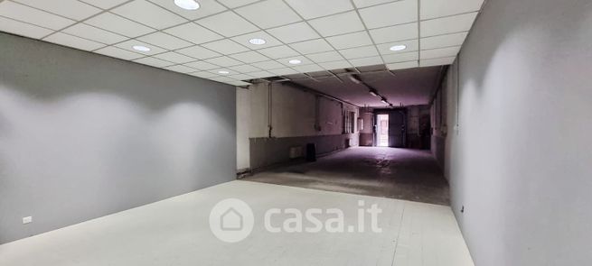 Capannone in commerciale in Via P. Brocchi