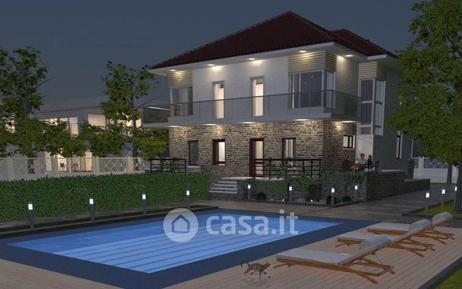 Casa bi/trifamiliare in residenziale in Viale Virginia Reiter