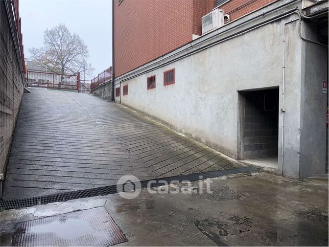 Box/posto auto in residenziale in Via Canale Aldo 20