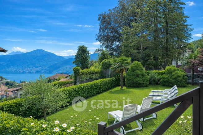 Villa in residenziale in Via A. Wyatt