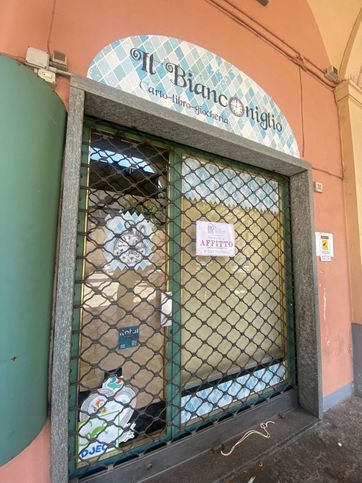 Attivitã /licenza (con o senza mura) in commerciale in Piazza San Lorenzo 33