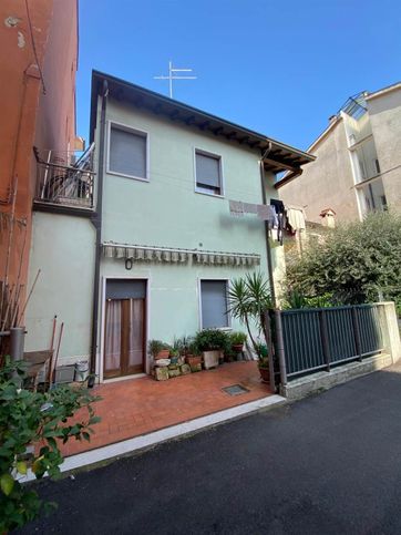 Casa indipendente in residenziale in Via Galileo Galilei 66