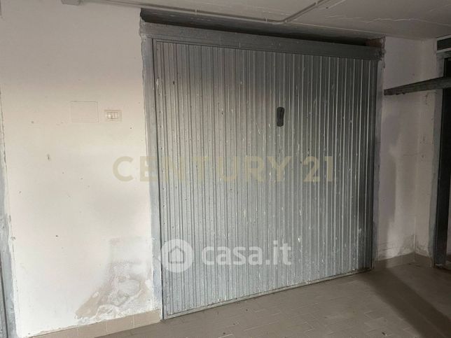 Garage/posto auto in residenziale in Via Anita Garibaldi 30