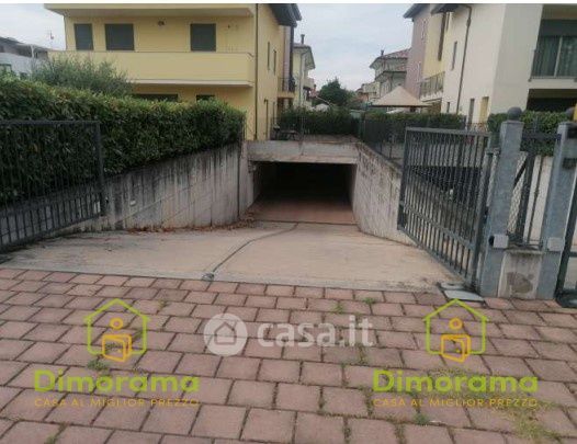 Garage/posto auto in residenziale in Via T. Tasso