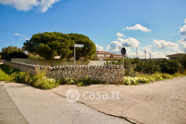 Terreno edificabile in residenziale in SP25 42