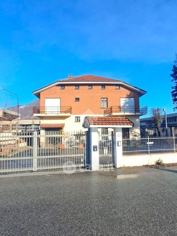 Capannone in commerciale in Strada Antica di Alpignano 28