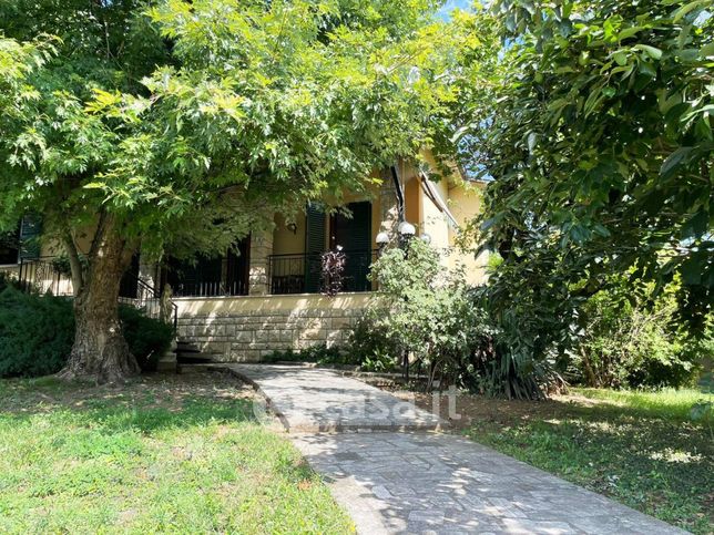 Villa in residenziale in Viale Fabio Filzi