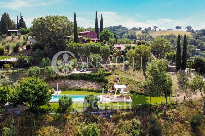 Villa in residenziale in Via del Merlino