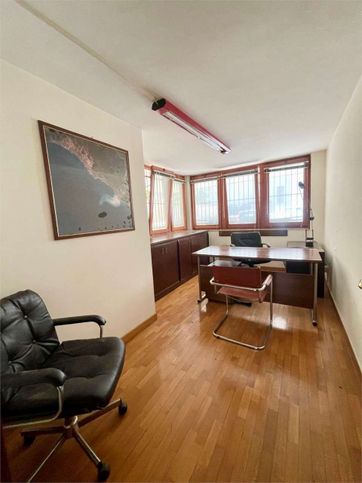 Ufficio in commerciale in Via degli Agricoltori 5