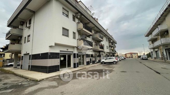 Appartamento in residenziale in Via Aquitania