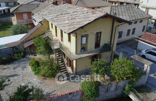 Casa indipendente in residenziale in Via Vittorio Veneto 19