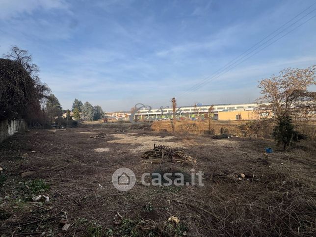 Terreno agricolo in commerciale in Via E. Borgazzi 11
