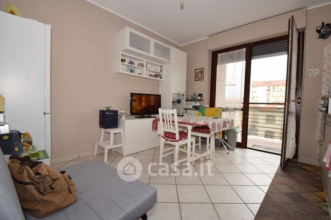 Appartamento in residenziale in Via Santarosa Santorre 3