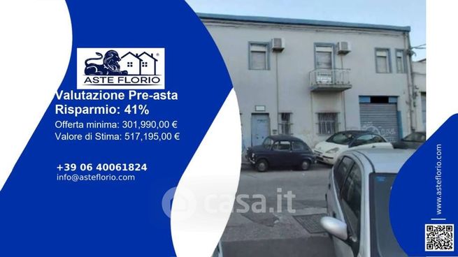 Capannone in commerciale in Via Croce Rossa