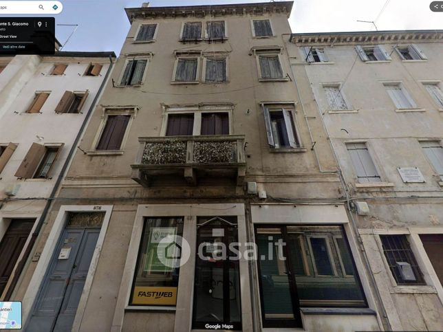 Casa indipendente in residenziale in 