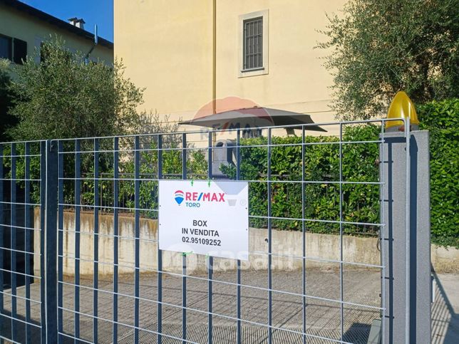 Box/posto auto in residenziale in Via Bezzecca 3