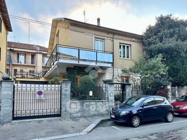 Casa bi/trifamiliare in residenziale in Via Giuseppe Ciotta 7