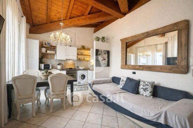 Appartamento in residenziale in Via Galileo Galilei 12