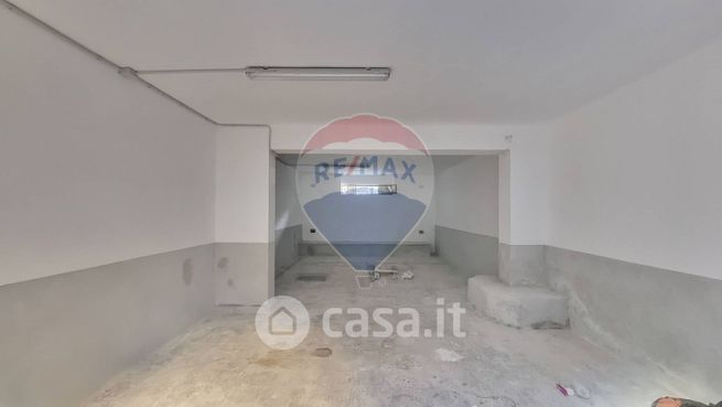 Garage/posto auto in residenziale in Via Novara 24