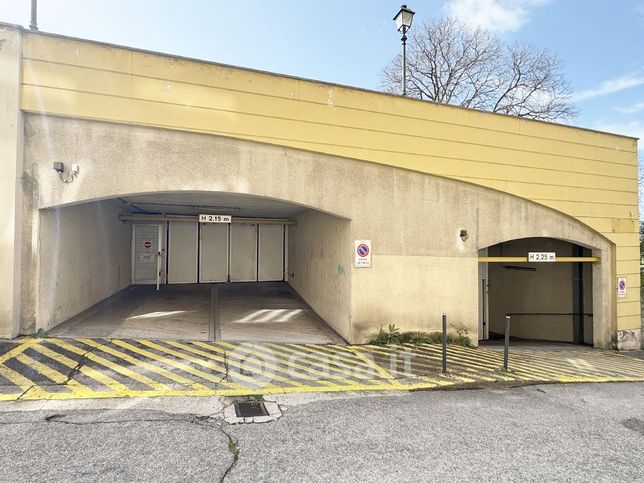 Box/posto auto in residenziale in Via Antonio Gazzoletti 1