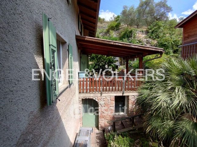 Casa indipendente in residenziale in Via San Martino 43