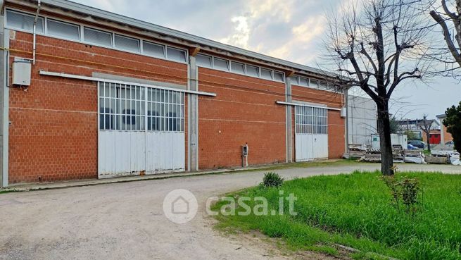 Capannone in commerciale in Via Savonarola