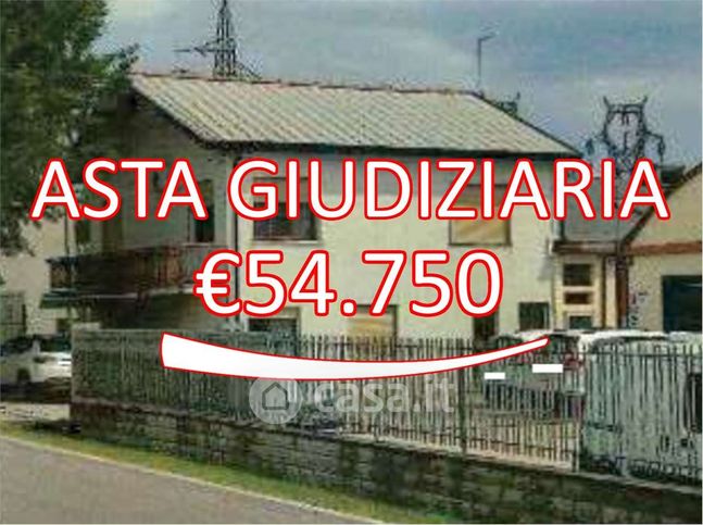 Ufficio in commerciale in Via Monte Grappa 34