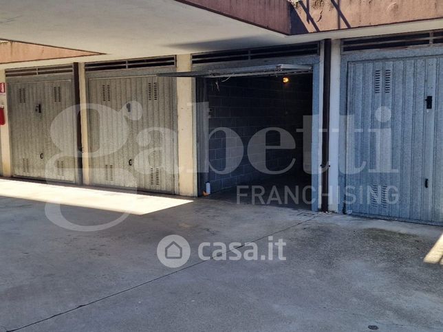 Box/posto auto in residenziale in Via Asiago 16