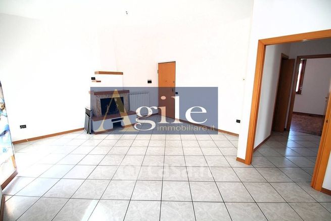 Appartamento in residenziale in Via dei Peschi 15