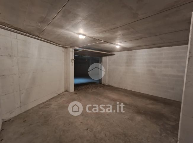Box/posto auto in residenziale in Strada Osteria Fochi 19
