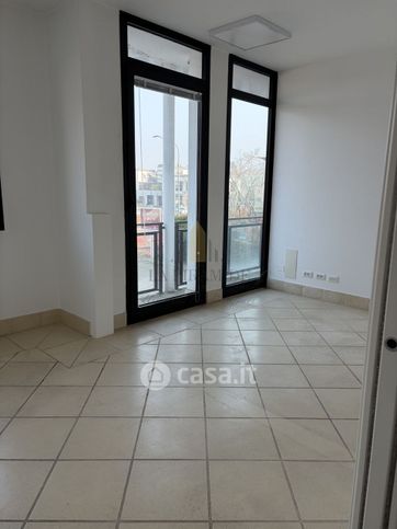 Ufficio in commerciale in Via della Provvidenza 1626