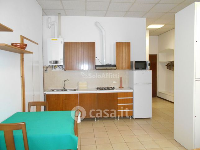 Appartamento in residenziale in Largo Adua 11