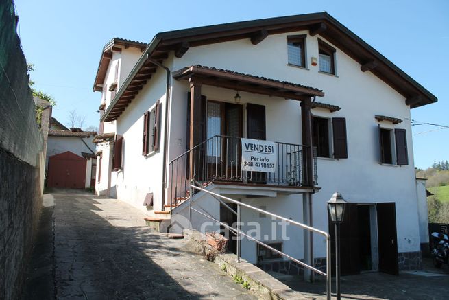 Casa bi/trifamiliare in residenziale in Via I. Cocconi 81