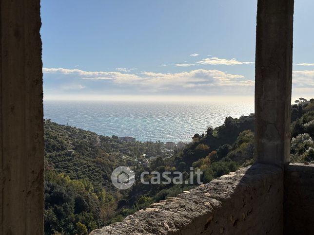 Villa in residenziale in Via degli Inglesi 105