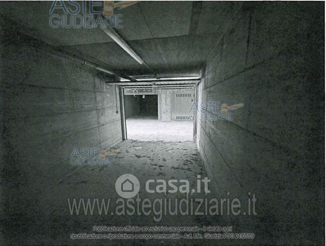 Box/posto auto in residenziale in Via XXV Aprile
