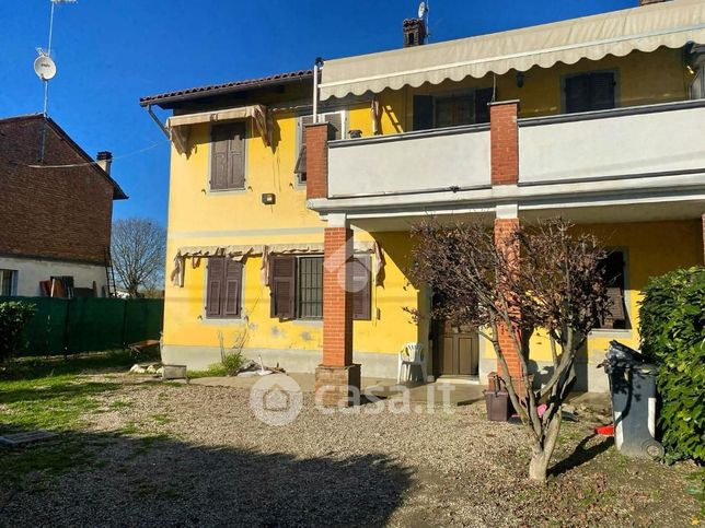 Casa bi/trifamiliare in residenziale in Frazione Capraglia 8