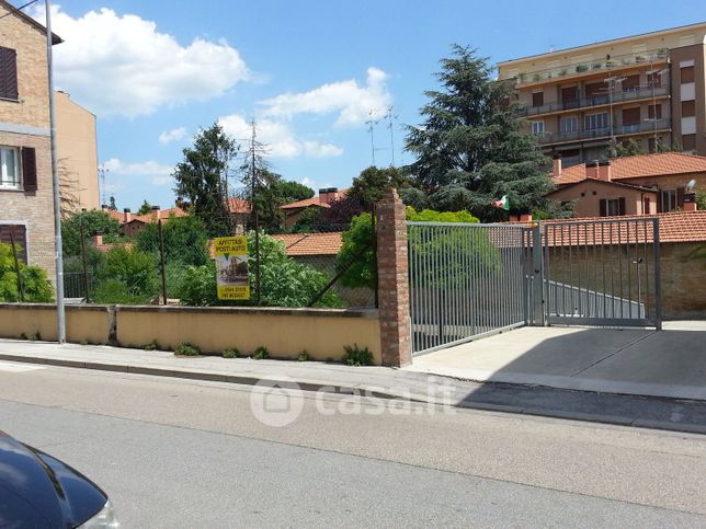 Garage/posto auto in residenziale in Circonvallazione Fiume Montone Abbandonato