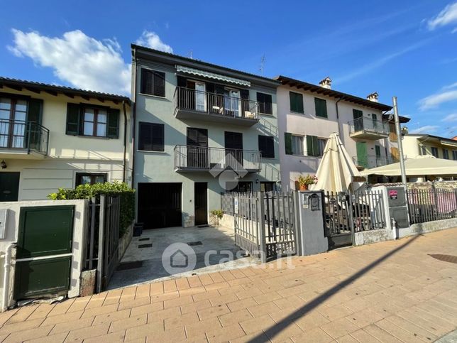 Casa indipendente in residenziale in Circonvallazione D 24