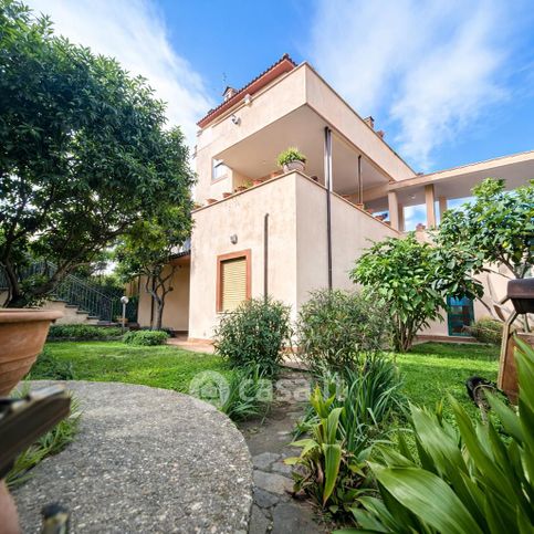 Appartamento in residenziale in Via della Lega