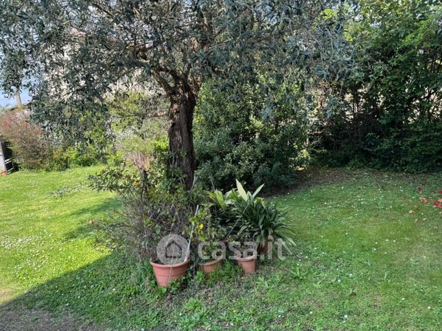 Casa indipendente in residenziale in Via Acqualunga