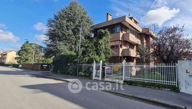 Appartamento in residenziale in Via Cusago 27