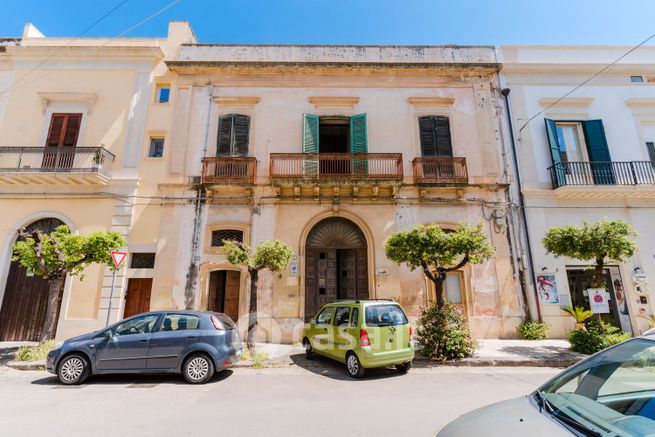 Casa indipendente in residenziale in Piazza Gioacchino Toma