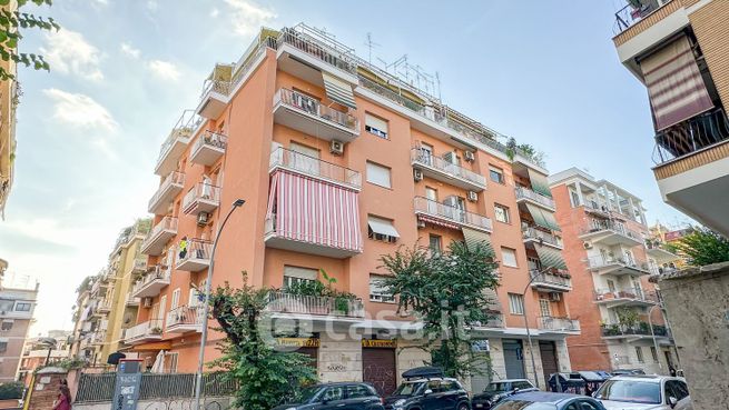 Appartamento in residenziale in Via Latina 290