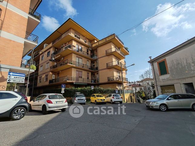 Appartamento in residenziale in Via Barnaba Tortolini 11