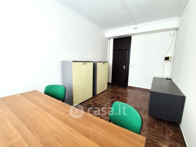 Ufficio in commerciale in Via Roma